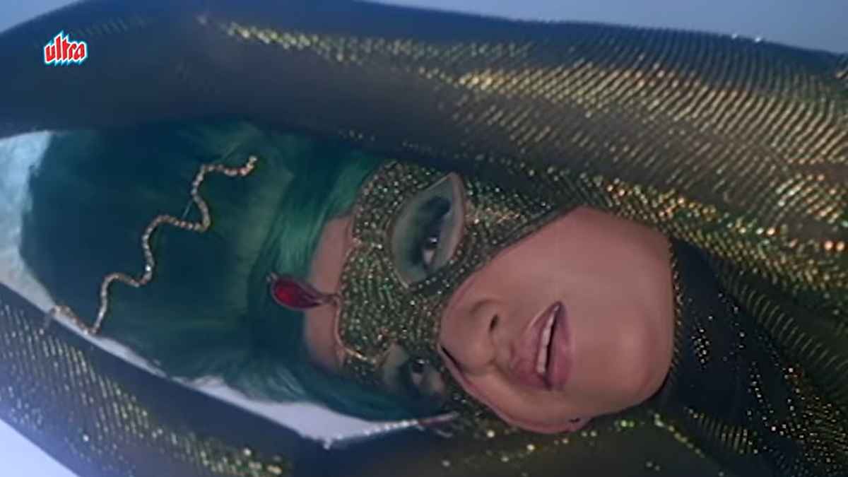 sandhya shantaram, jal bin machhli nritya bin bijli, kajra laga ke song