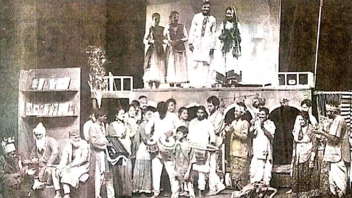 हबीब तनवीर का नाटक, आगरा बाज़ार मंचन