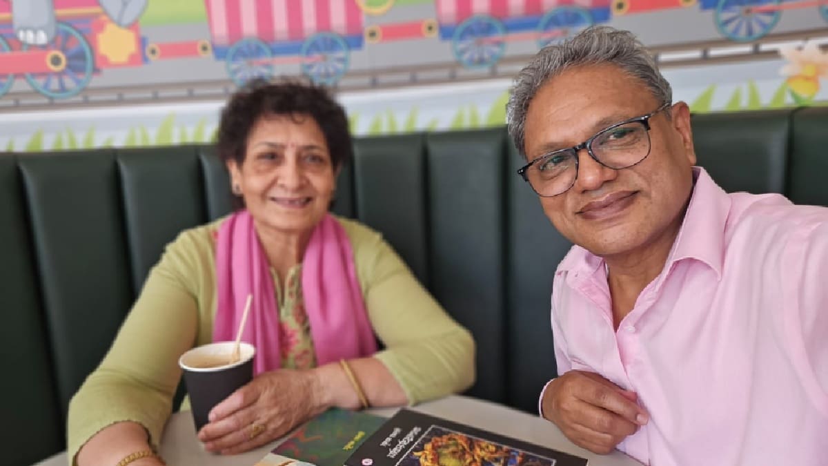 divya mathur, vivek ranjan shrivastav, दिव्या माथुर, विवेक रंजन